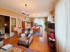 Maison indépendante avec beaux volumes et extérieur sans vis-à-vis à LONS LE SAUNIER (39)