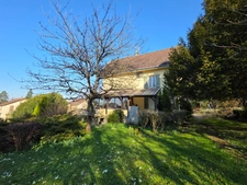 Maison de charme sur les hauteurs de Lons-le-Saunier (39)