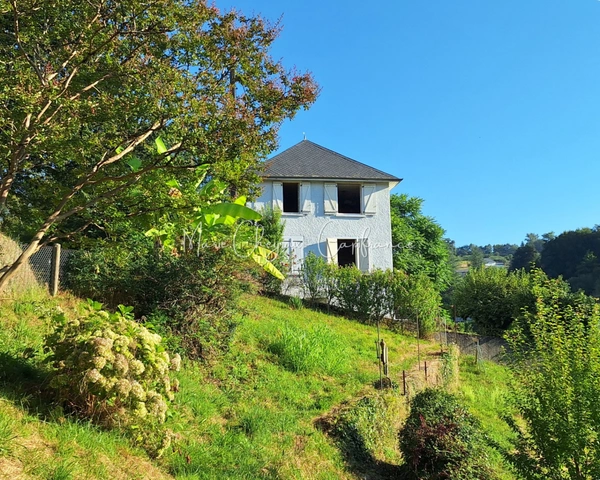 🏡 Maison familiale - Terrasse et vue dominante à deux pas du centre-ville– TULLE (19)