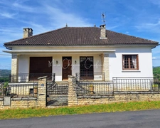 Grande maison avec vue panoramique – COSNAC (19)