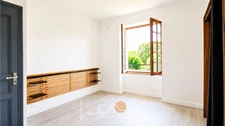 Propriété de caractère – Emplacement exceptionnel, beaux volumes et potentiel unique. 