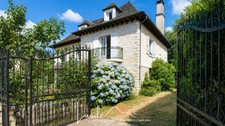 Propriété de caractère – Emplacement exceptionnel, beaux volumes et potentiel unique. 