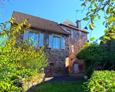 Maison de caractère en pierres – LE PESCHER (19)