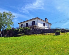 Grande maison avec vue panoramique – COSNAC (19)
