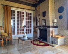 Grande maison avec vue panoramique – COSNAC (19)