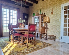 Grande maison avec vue panoramique – COSNAC (19)