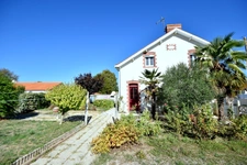 Maison 135 m² - 4 chambres - 96 m² de garages - terrain 452 m² VALLET (44)