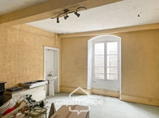 Exclusif, Immeuble à vendre CUISEAUX (71), locaux commerciaux loués - 2 plateaux à créer.