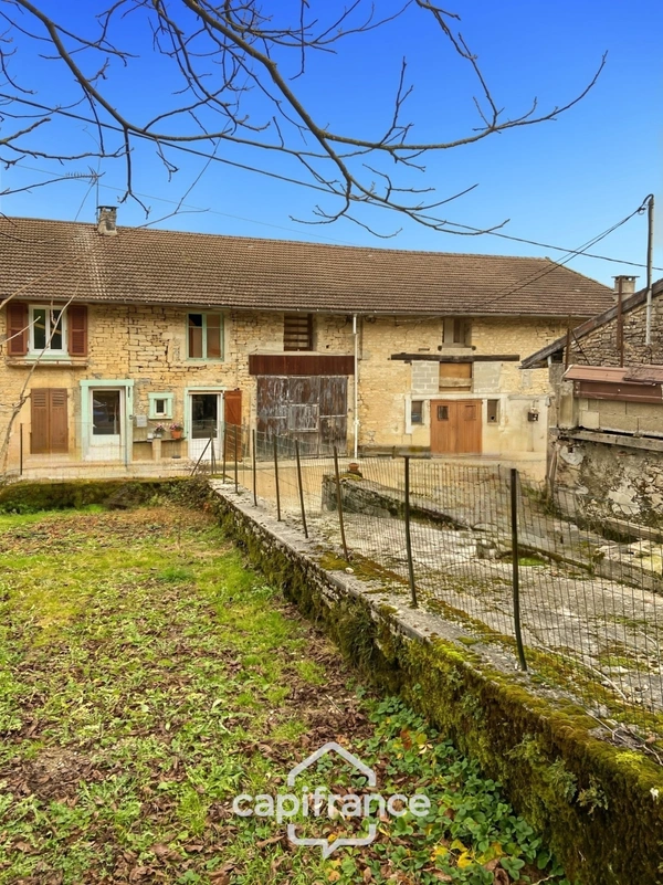 Maison à vendre 4 pièces VAL SURAN - 1.1 hectare de terrain