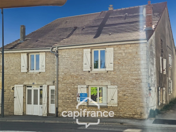 BEAUFORT - Maison de village à vendre 6 pièces  (39) - 3 chambres - parking à proximité