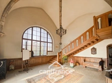 Propriété à vendre - Ancienne chapelle - 8 pièces CUISEAUX (71) sur 1.1 hectare de terrain.
