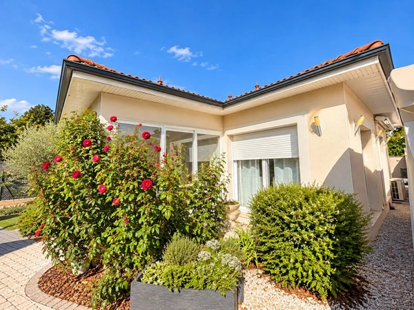 BEAUREPAIRE – MAISON DE PLAIN-PIED RÉCENTE AVEC VÉRANDA, 3 CHAMBRES ET GARAGE