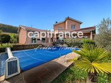 🏡 Family Home with Pool, Open Views & Great Potential – Impasse des Coteaux d’Amancey, Châtillon (69380)