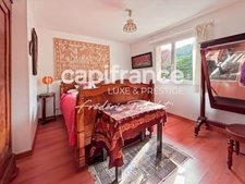 🏡 Family Home with Pool, Open Views & Great Potential – Impasse des Coteaux d’Amancey, Châtillon (69380)