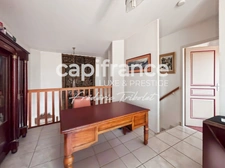 🏡 Family Home with Pool, Open Views & Great Potential – Impasse des Coteaux d’Amancey, Châtillon (69380)