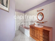 🏡 Family Home with Pool, Open Views & Great Potential – Impasse des Coteaux d’Amancey, Châtillon (69380)