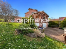 🏡 Family Home with Pool, Open Views & Great Potential – Impasse des Coteaux d’Amancey, Châtillon (69380)