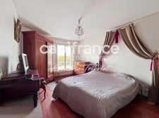 🏡 Family Home with Pool, Open Views & Great Potential – Impasse des Coteaux d’Amancey, Châtillon (69380)