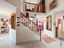 🏡 Family Home with Pool, Open Views & Great Potential – Impasse des Coteaux d’Amancey, Châtillon (69380)