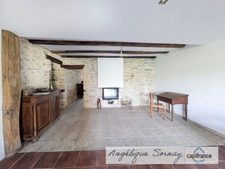 Maison à rénover avec terrasse, garage et parking et terrain à proximité SAINT JULIEN (39)