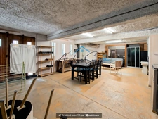 Semi-detached house with landscaped garden, mezzanine and large garage. VAULX EN VELIN