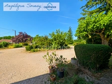 LOUHANS – 202 m² / 6 CHAMBRES / 2 500 m² / 4 GARAGES – UN POTENTIEL RARE !