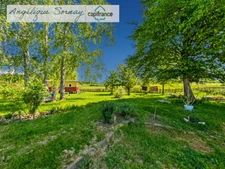  Long farmhouse with outbuildings on 3,115 m² – Francheville 39230