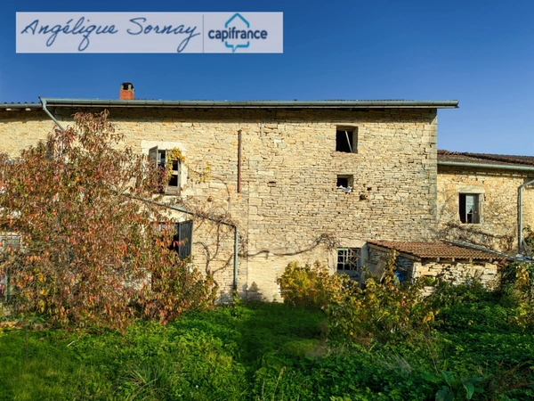 Maison à rénover entièrement  SAINT JULIEN (39)