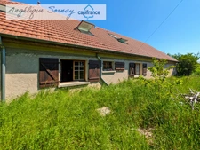  Long farmhouse with outbuildings on 3,115 m² – Francheville 39230