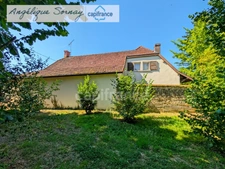 LOUHANS – 202 m² / 6 CHAMBRES / 2 500 m² / 4 GARAGES – UN POTENTIEL RARE !