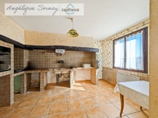 3-level house – 161 m² of living space – great renovation potential