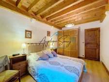 ❤️ COUP DE CŒUR À BAUME-LES-MESSIEURS ! Maison mitoyenne en pierre rénovée, 5 chambres et beaux volumes.