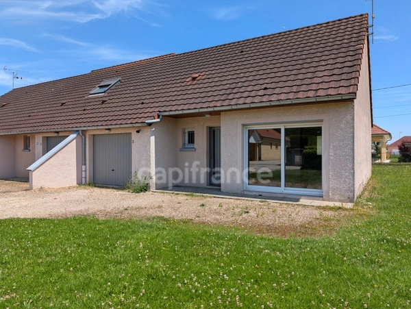 Maison de plain-pied au calme à Branges – 65 m², 2 chambres, terrain 436 m², proche Louhans (5 min)