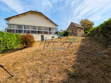 🏡 MANTRY – Semi-detached house with stone cottage and spacious rooms  