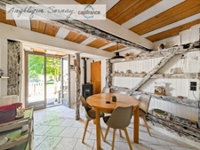  Long farmhouse with outbuildings on 3,115 m² – Francheville 39230