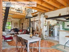  Long farmhouse with outbuildings on 3,115 m² – Francheville 39230