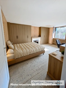 Maison à rénover avec terrasse, garage et parking et terrain à proximité SAINT JULIEN (39)