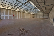 A vendre Local commercial de 2930 m², sur un terrain de 3893 m², vous offre diverses possibilités d’aménagement Région BOURGOGNE FRANCHE COMTE