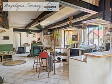  Long farmhouse with outbuildings on 3,115 m² – Francheville 39230
