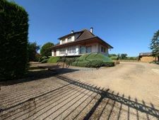 À VENDRE – Belle maison familiale de caractère de 200 m² avec terrain de 2 771 m² à Lays-sur-le-Doubs