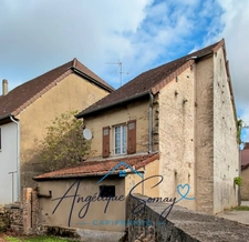 CESANCEY — Maison à rénover avec balcon, combles aménageables