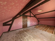 3-level house – 161 m² of living space – great renovation potential