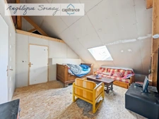  Long farmhouse with outbuildings on 3,115 m² – Francheville 39230