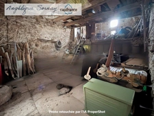 House to be completely renovated SAINT JULIEN (39)