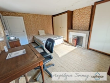 Maison à rénover avec terrasse, garage et parking et terrain à proximité SAINT JULIEN (39)