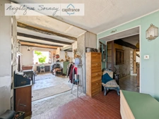  Long farmhouse with outbuildings on 3,115 m² – Francheville 39230