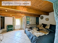  Long farmhouse with outbuildings on 3,115 m² – Francheville 39230