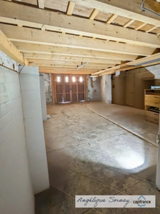 Maison à rénover avec terrasse, garage et parking et terrain à proximité SAINT JULIEN (39)