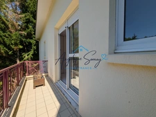 Peace, comfort and amenities: discover this 2-bedroom apartment in the heart of a leafy residence