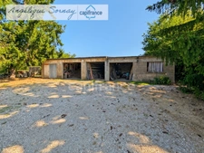 LOUHANS – 202 m² / 6 CHAMBRES / 2 500 m² / 4 GARAGES – UN POTENTIEL RARE !